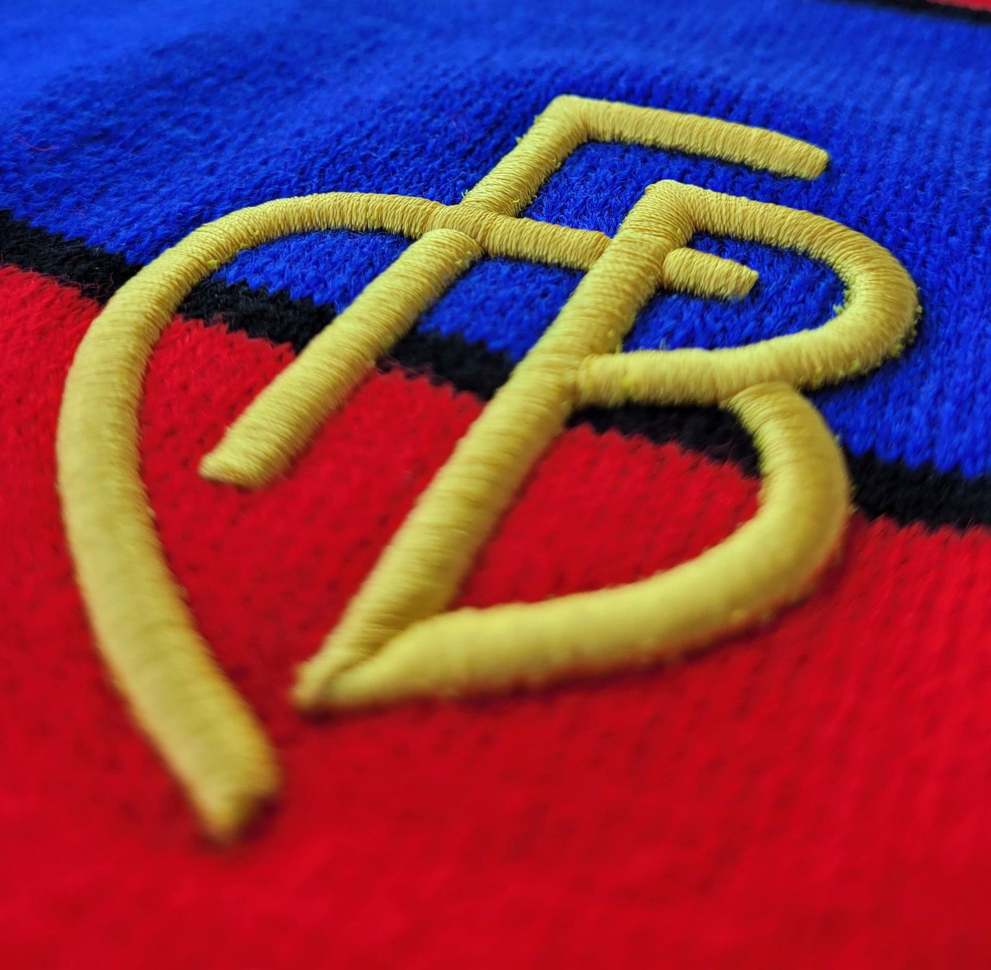 Blockschal mit Monogrammstick