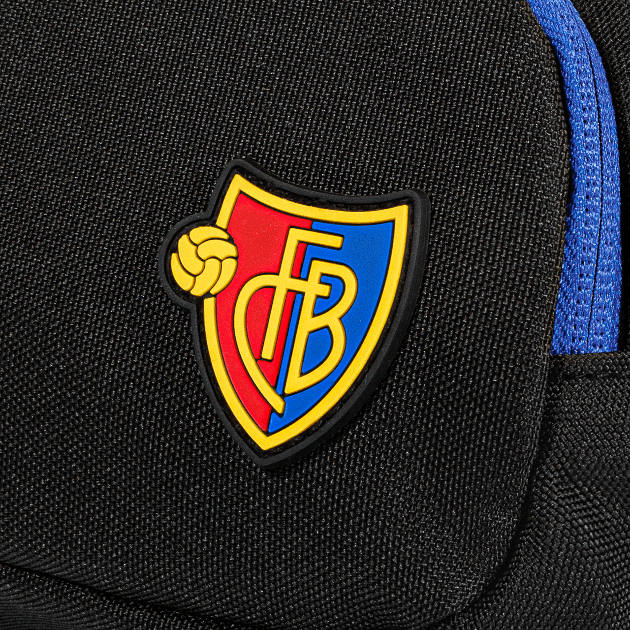 bauchtasche-schwarz-wappen-rucksäcke-&-taschen